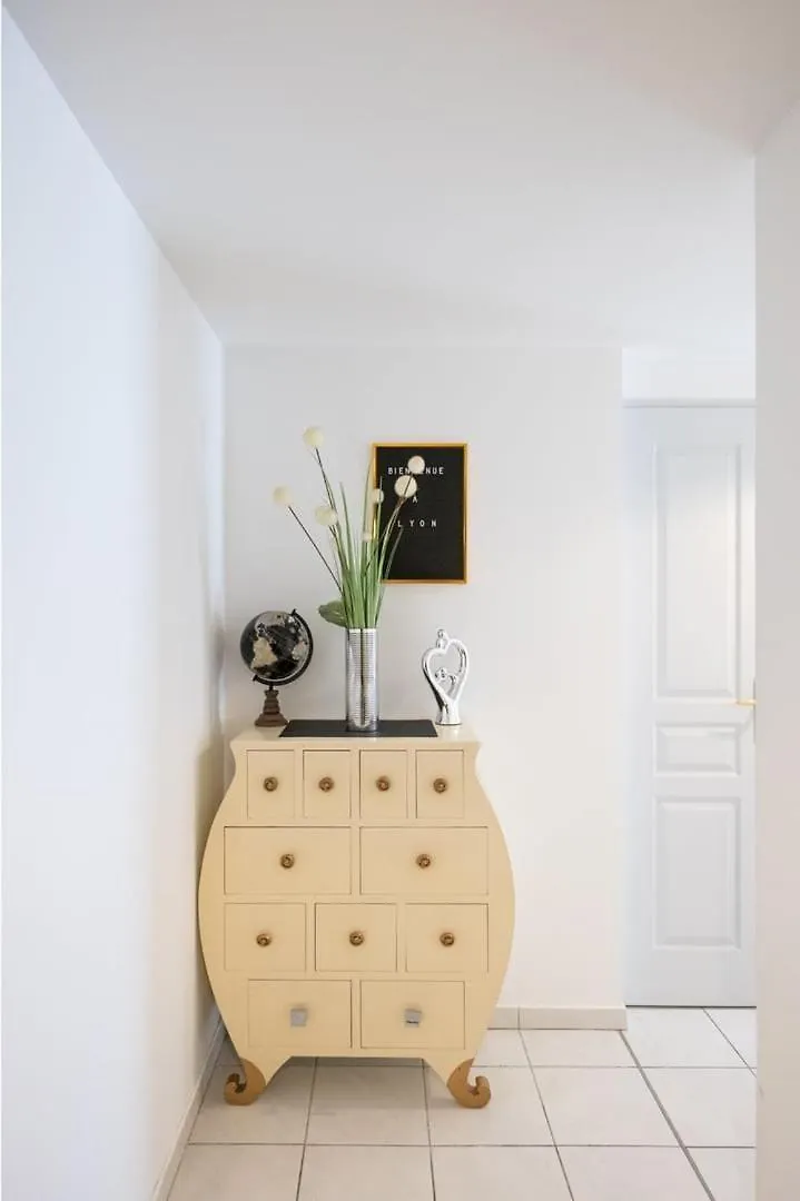 Le Casper - Charmant Appartement Au Calme Proche Centre-Ville Lyon 0*,